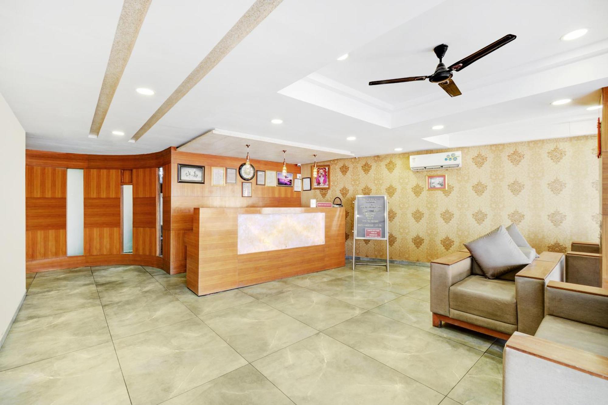 Hotel Desert Inn Tharad Экстерьер фото