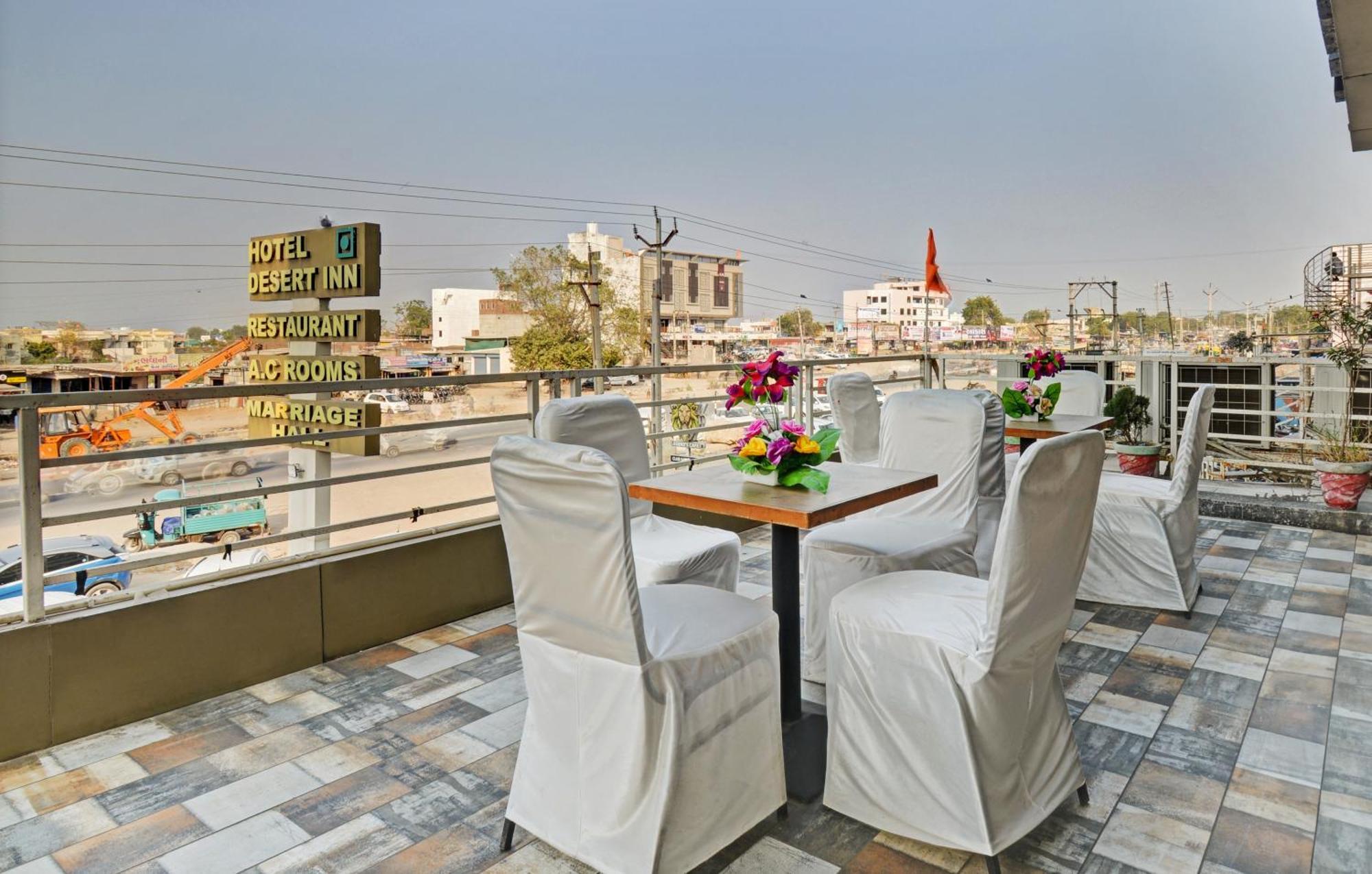 Hotel Desert Inn Tharad Экстерьер фото
