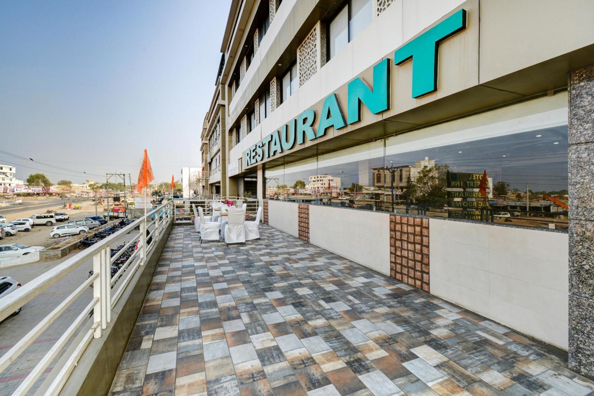Hotel Desert Inn Tharad Экстерьер фото