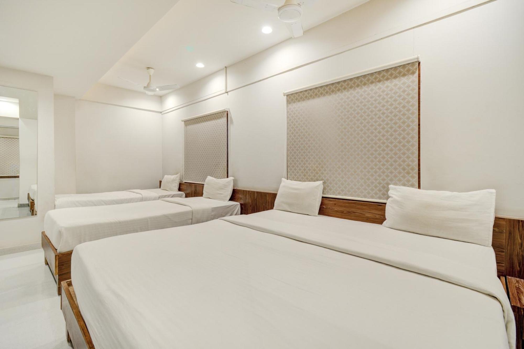 Hotel Desert Inn Tharad Экстерьер фото