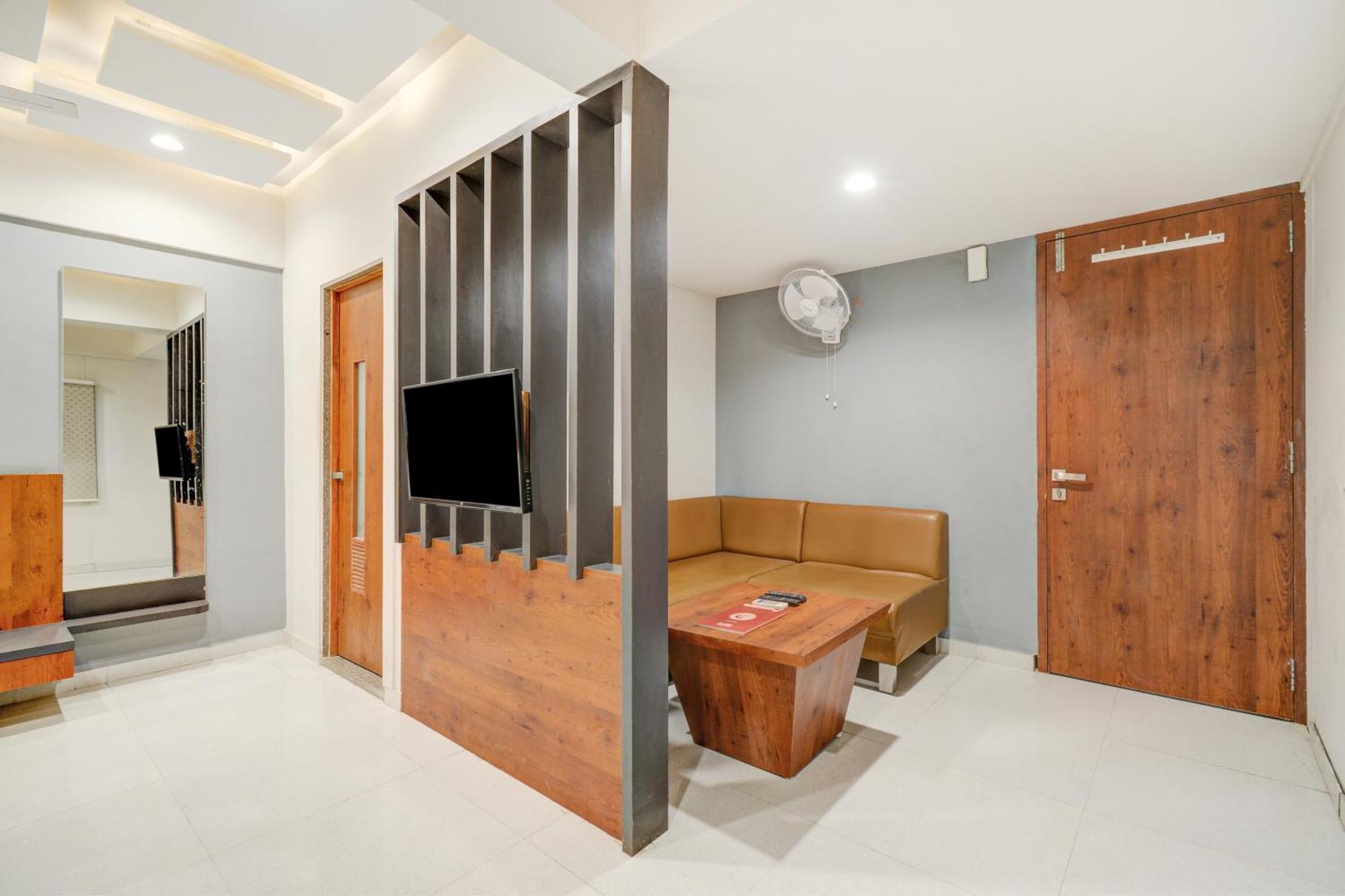 Hotel Desert Inn Tharad Экстерьер фото