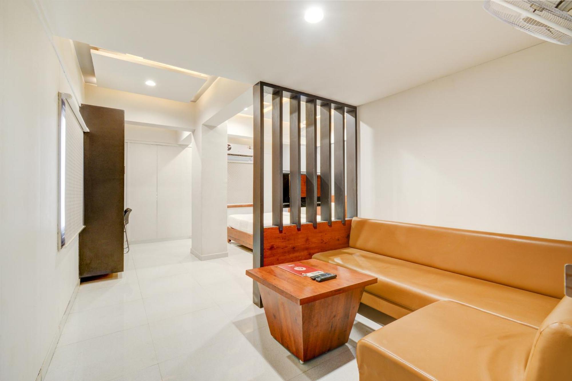 Hotel Desert Inn Tharad Экстерьер фото